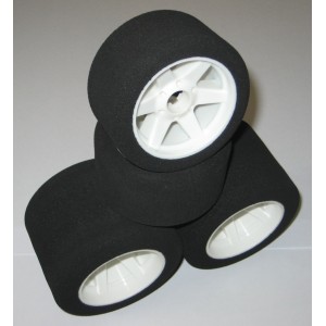 Front tyres 1/8 shore 32